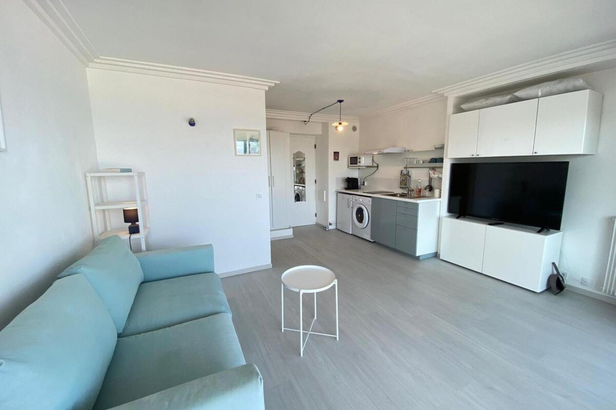 06At1 - Cosy Seaside Studio In An Ideal Location Антиб Экстерьер фото